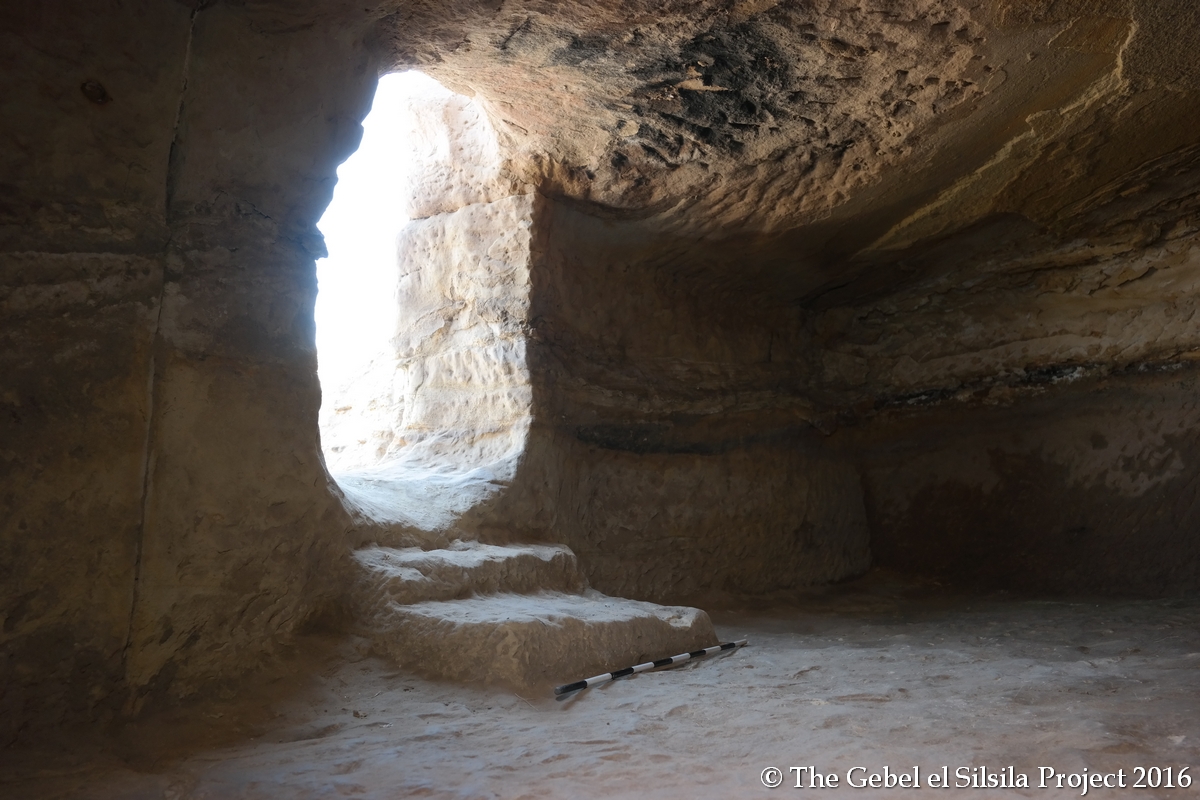 Hallan 40 tumbas con osamentas de hace más de 3.300 años en las montañas de Silsila (Egipto)